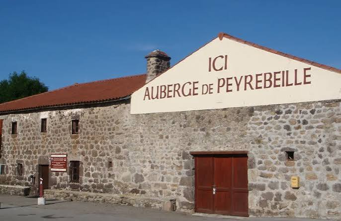 Auberge de Peyrebeille, l'Auberge Rouge